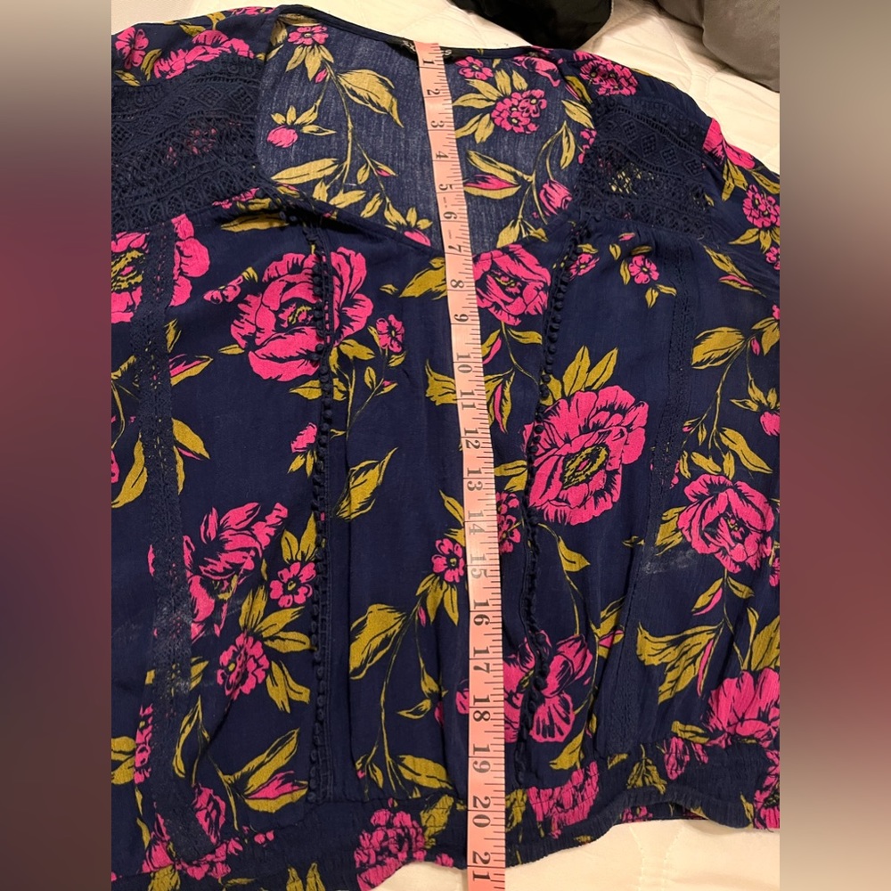 🔥 Express fashion • Navy and fuchsia banded peasant top - Picture 12 of 14